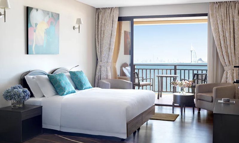 4 night stay for 2 people at the 5* Anantara, The Palm Dubai Resort