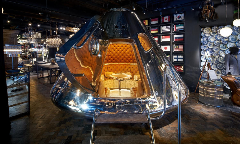 Cocktail Masterclass and Private Dining for 6 in Gordon  Ramsay’s “Space Shuttle”