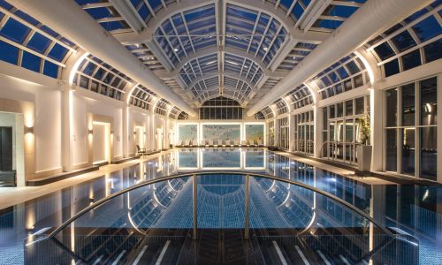 1 night B& B at The 4 Seasons Hampshire
