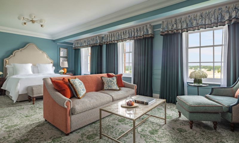 1 night B& B at The 4 Seasons Hampshire