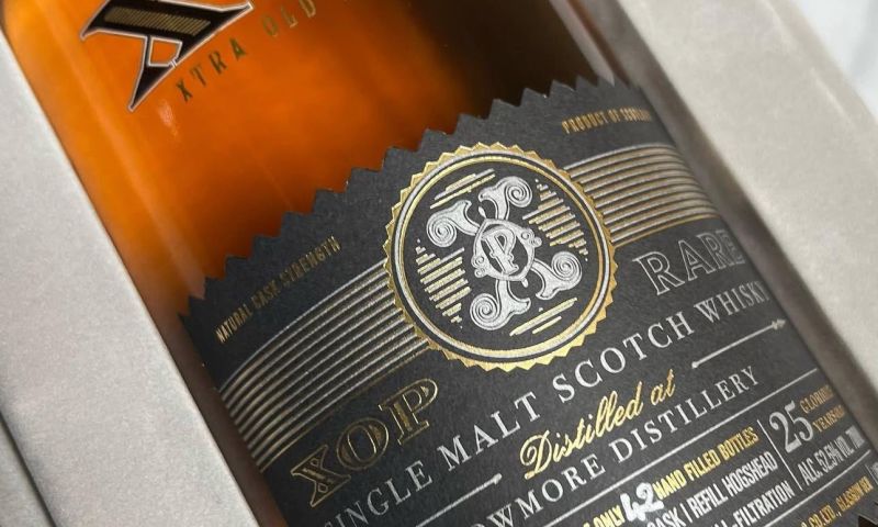 A dive for 5 Whisky enthusiasts into the magical world of cask samples with Douglas Laing & Co