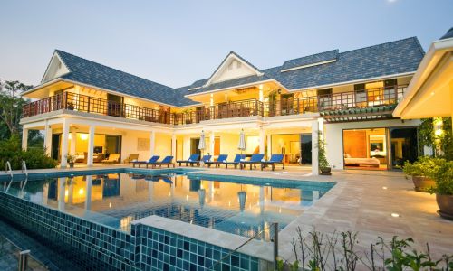 7 night stay in a luxury private villa in Thailand for 12 people