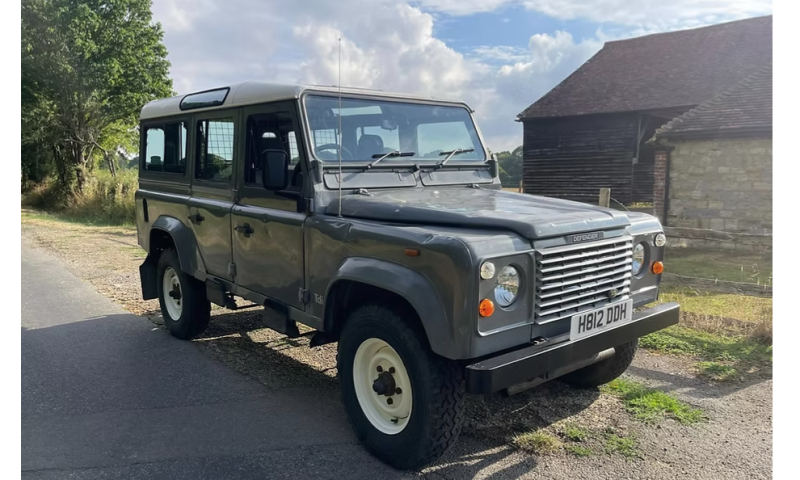 A Land Rover for the weekend and a morning on the world famous Newmarket Gallops with trainer Jack Morland