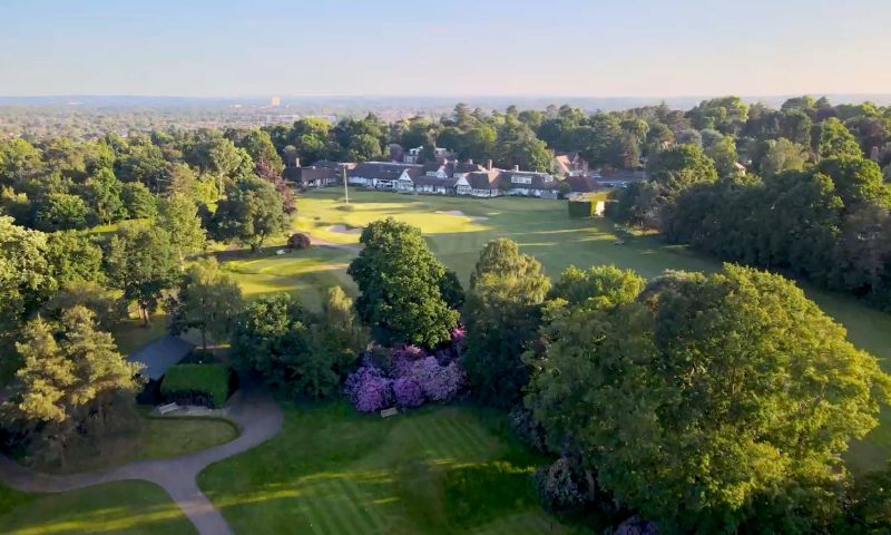 Hosted 3 ball and lunch at Coombe Hill Golf Club