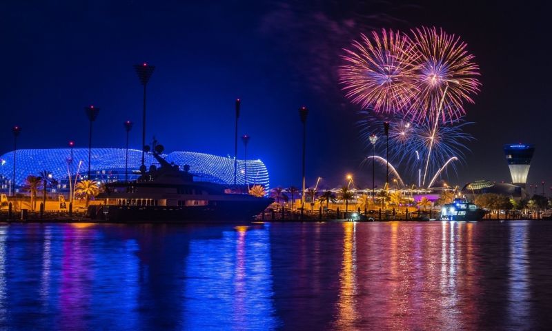 Abu Dhabi F1 2025 - VIP Superyacht Race Day Hospitality For 2 People - Sunday, 7 December 2025