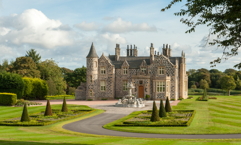 The Greatest 36 – Overnight stay at Trump MacLeod House & Lodge and a four-ball at Trump International Golf Links, Scotland the Old Course and the New Course.