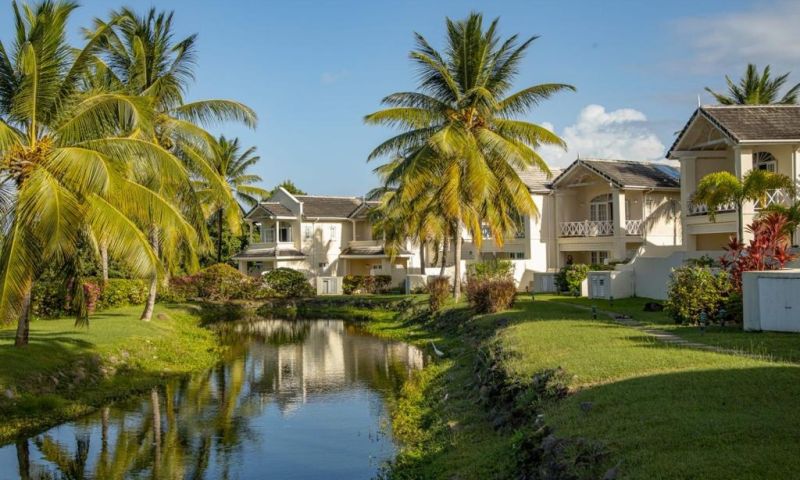 7 nights in private villa in St Lucia for 6 people
