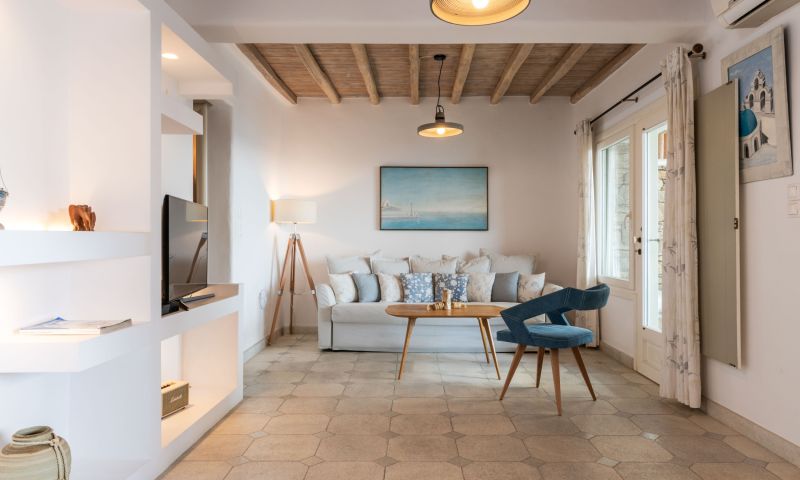 5 NIGHT GREEK GETAWAY TO MYKONOS FOR 4 PEOPLE