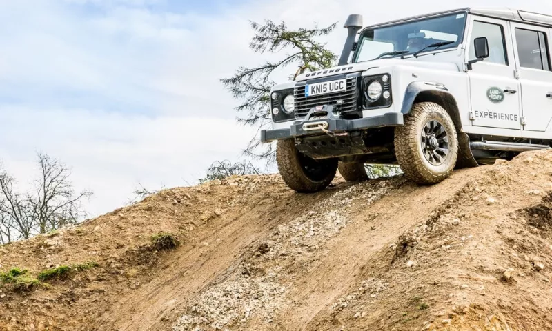 LAND ROVER OFF-ROAD EXPERIENCE