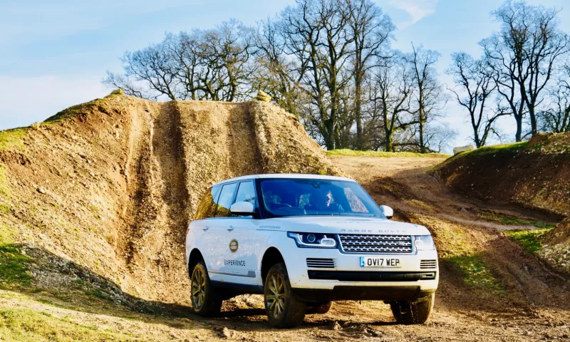 LAND ROVER OFF-ROAD EXPERIENCE