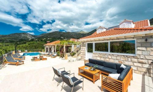 SPEND 7 NIGHTS IN A VILLA IN CROATIA FOR 8 PEOPLE