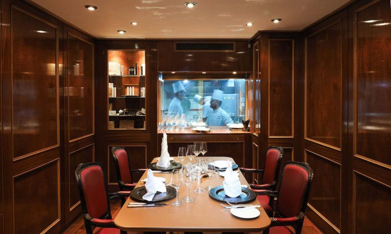 PRIVATE CHEF'S TABLE AT MOSIMANN'S FOR 6 PEOPLE
