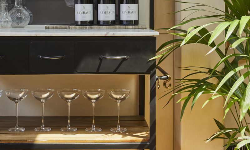 DINE ONBOARD THE BOATHOUSE, PADDINGTON FOR 20 PEOPLE