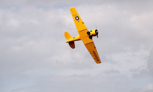 FLY SOLO WITH A FIGHTER PILOT