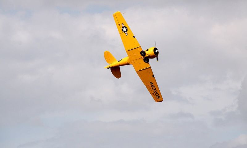 FLY SOLO WITH A FIGHTER PILOT
