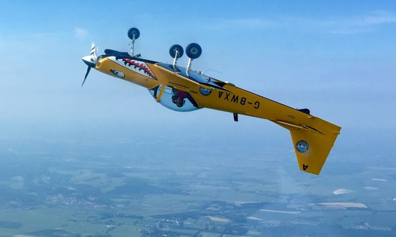 FLY SOLO WITH A FIGHTER PILOT