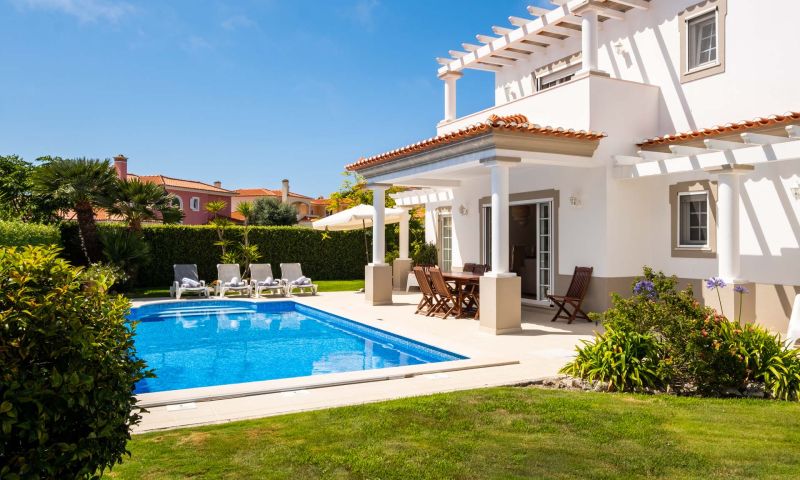 7-night stay in private villa in Praia D’el Rey, Portugal, upto 8 people