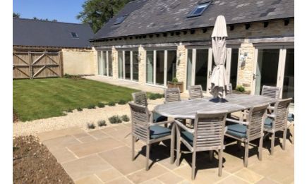 An Authentic Farm Stay In The Cotswolds For 8 People With Private Pamper Session