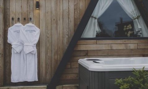 Everything Retreat - Mid Week 2 night stay for 2 with breakfast