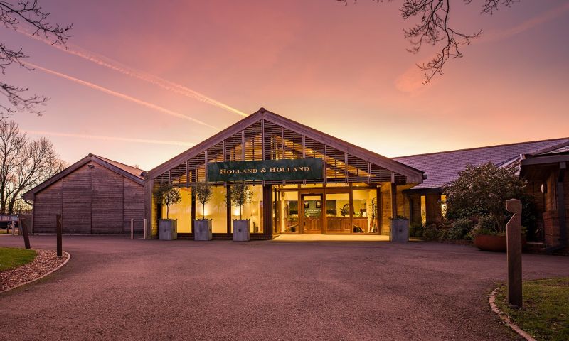 Shooting day at the world-class Holland & Holland shooting grounds for 4 people