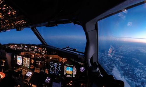 Flight in a Boeing 737 Max Simulator at Gloucester Airport