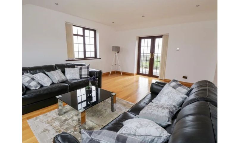 Week in luxury house on the Wild Atlantic Way for 12 people