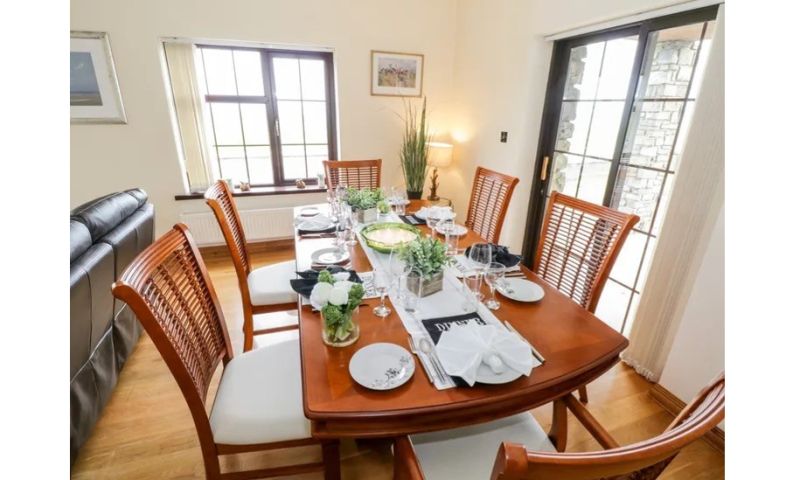 Week in luxury house on the Wild Atlantic Way for 12 people