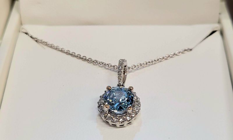 18K witgouden sieradenset met unieke diamanten