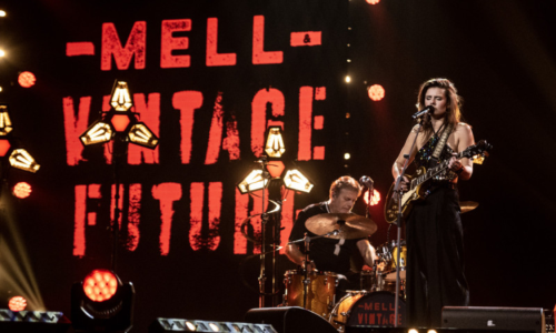 Twee theatertourkaarten naar keuze + meet & greet met Mell VF