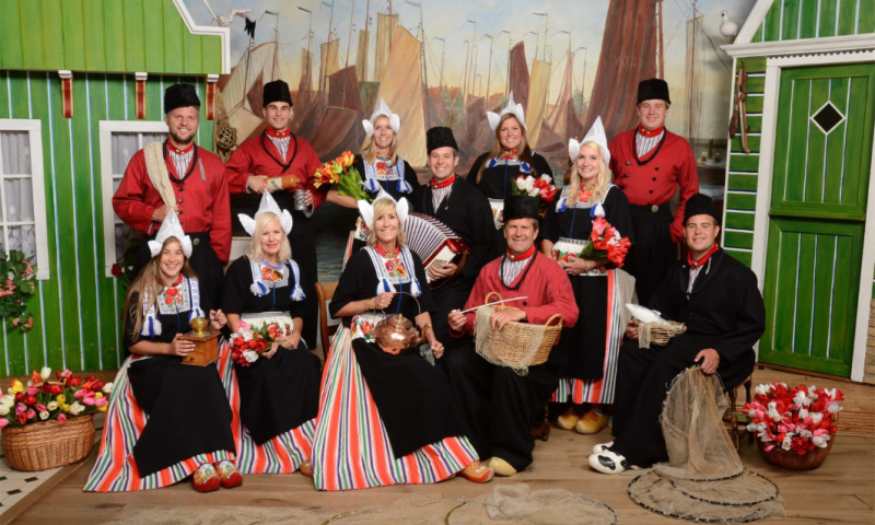 Beleef een klassieke Volendamse dag vol cultuur, smaak en muziek