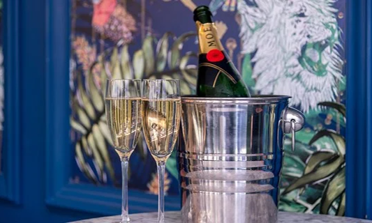 Afternoon Tea for 4 People with a Bottle of Champagne ar voco Grand Central Hotel