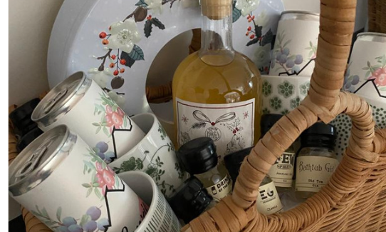 COCKTAIL HAMPER