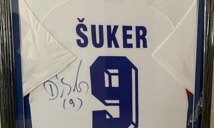 SIGNED & FRAMED DAVOR SUKER FOOTBALL SHIRT
