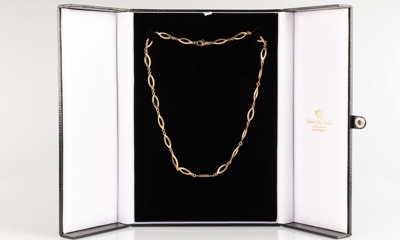 9ct yellow gold necklet with marquise shaped links