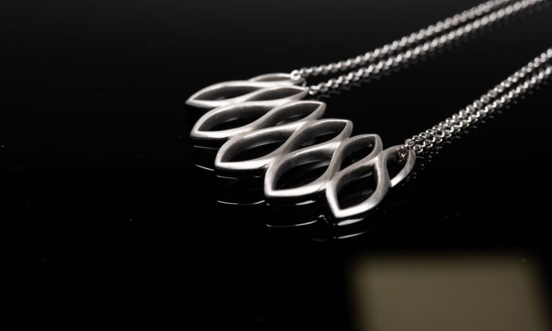 Necklet by Breuning