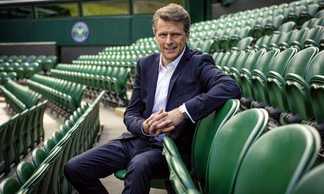 Play tennis with ex England no.1 Andrew Castle.