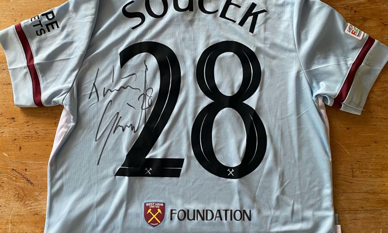 WHU Tomas Saucek Signed shirt