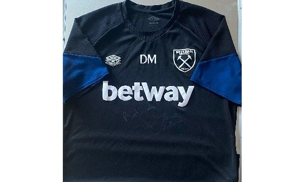 WHU David Moyes Signed Training Tshirt