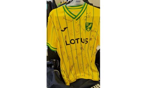 2022/23 Norwich FC Signed Squad Shirt