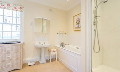 A weekend stay in Central London property for 4 people