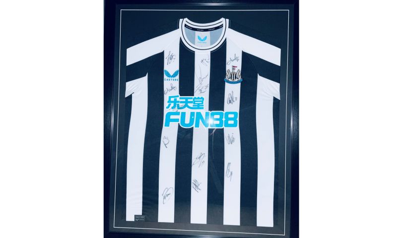 Newcastle United Signed & Framed Team Shirt