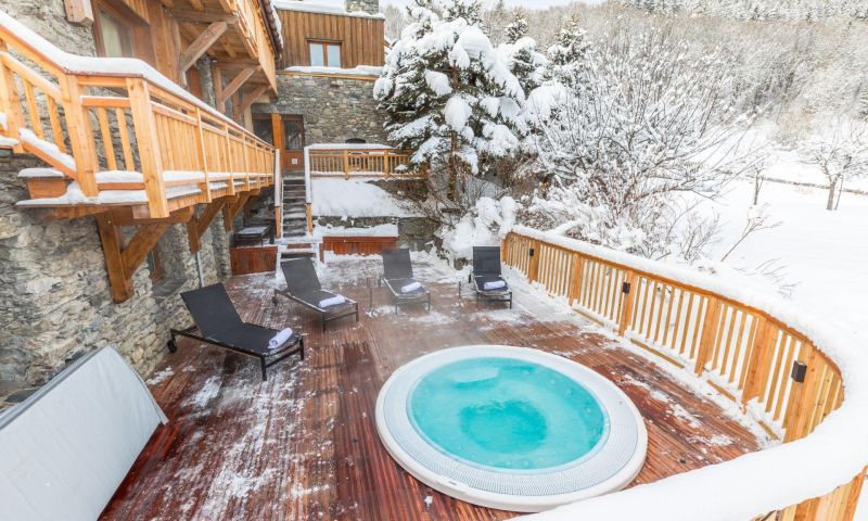 A 3 night break for two all inclusive at Chalet Iona with Simon Shaw MBE