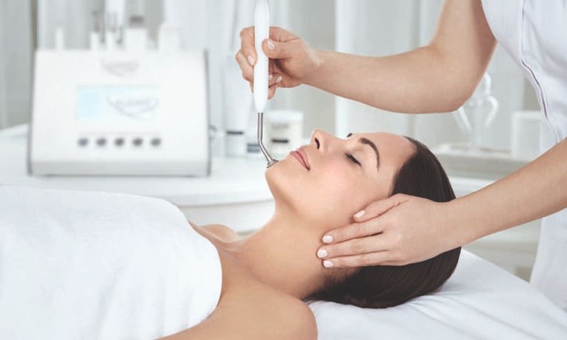 Three treatments with Ice Health Cryo Theraphy; including Thermal Shock Cryoherapy, HotCryo Facial and Lymphatic drainage