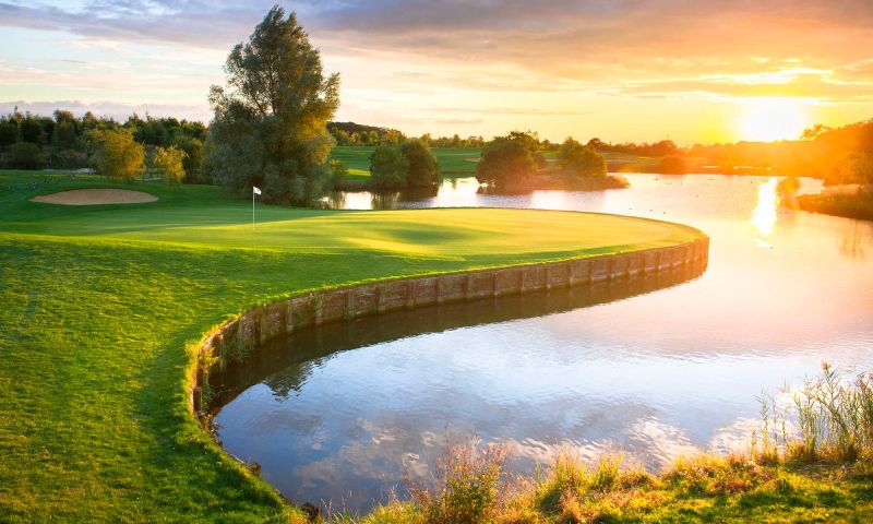 Fourball at The Shire, London