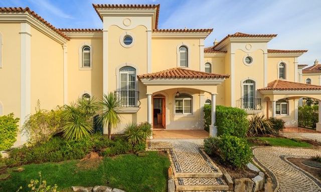 Week Stay In A Stunning Villa in Quinta Do Lago, Portugal for 6 People