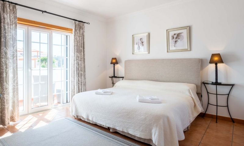 7-night stay in private villa in Praia D’el Rey, Portugal