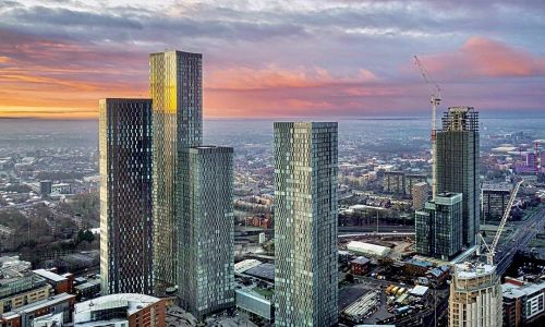 Luxury Manchester Apartment stay for Up to 8 Guests, Dinner at Dimitris & Cocktails at The Refuge!